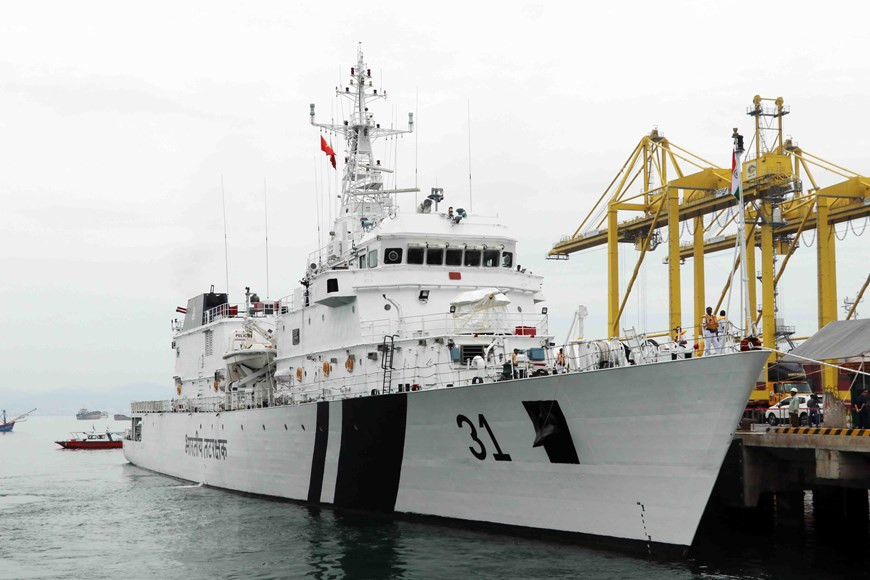 Indian coast guard ship docks in Tien Sa port (Photo: VNA)