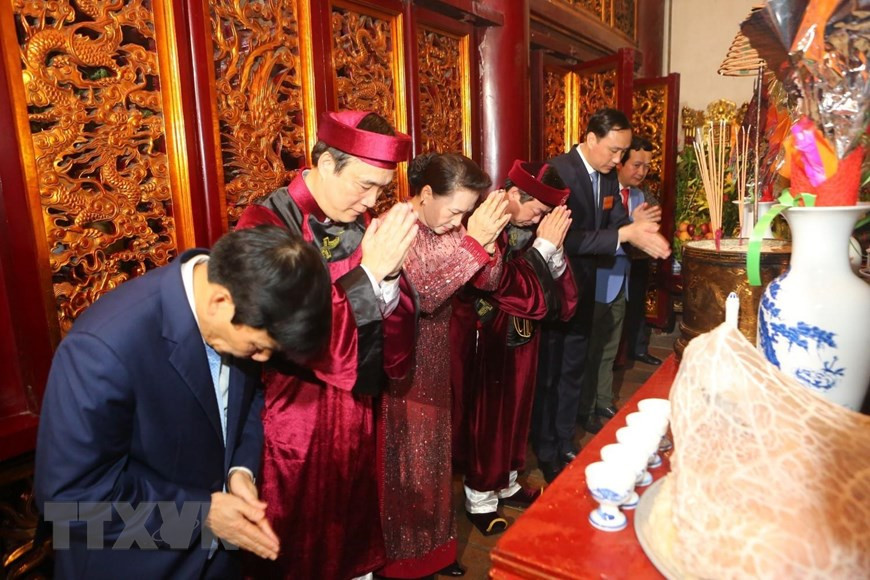National Assembly Chairwoman Nguyen Thi Kim Ngan attends the incense offering ceremony (Photo: VNA)