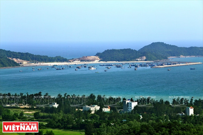 A fishing village on Co To island. (Photo: VNP/VNA)
