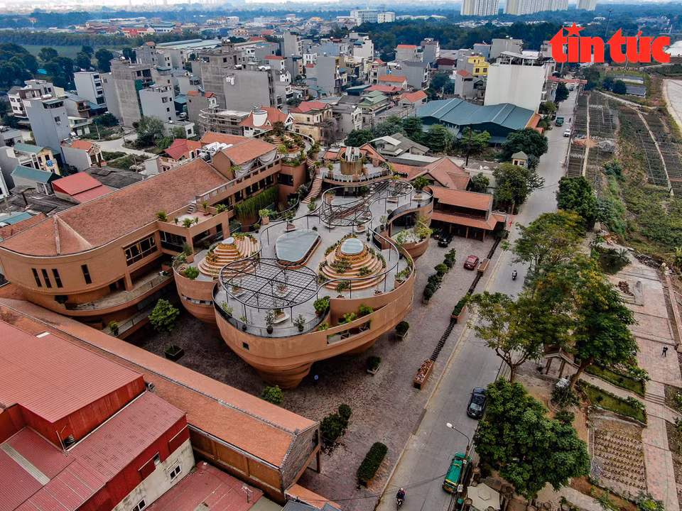 The museum is part of the project 'Quintessence of the Vietnamese craft village' of Quang Vinh Ceramic Co., Ltd. and the Hanoi Handicraft and Craft Villages Association with the aim of developing the craft village. (Photo: Tintuc/VNA)
