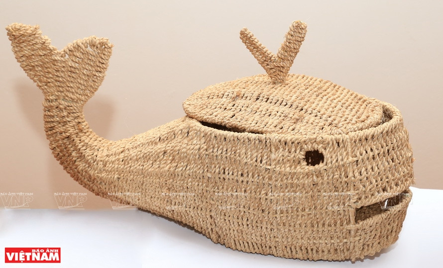 Handicraft products are made from banana fibers. (Photo: VNP/VNA)