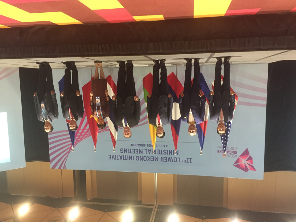 The Vietnamese Deputy PM (second, right) and other officials at the 11th Lower Mekong Initiative Ministerial Meeting. The event also saw the presence of the foreign ministers of Cambodia, Laos, Myanmar, Thailand and the US, and the ASEAN Secretary General (Photo: VNA)