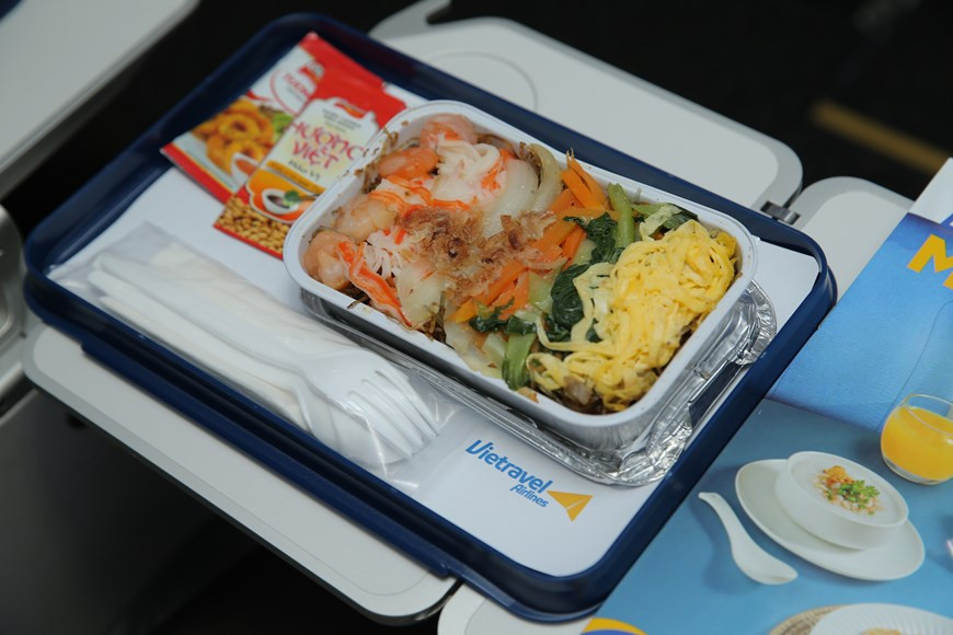 Many passengers speak highly of the meals having been served (Photo: Vietnam+)