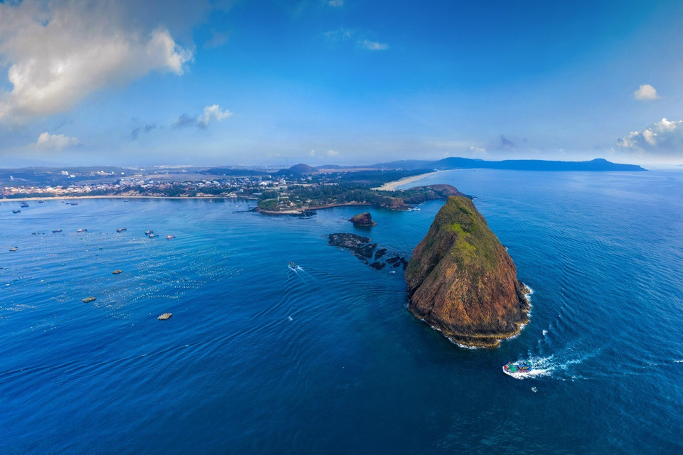  Hon Yen landscape complex, Tuy An district, Phu Yen. (Photo: VNA)