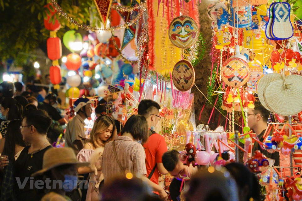 Hang Ma street is one of the most colourful streets in Hanoi especially during the Mid-Autumn festival. (Photo: Minh Hieu/Vietnam+)