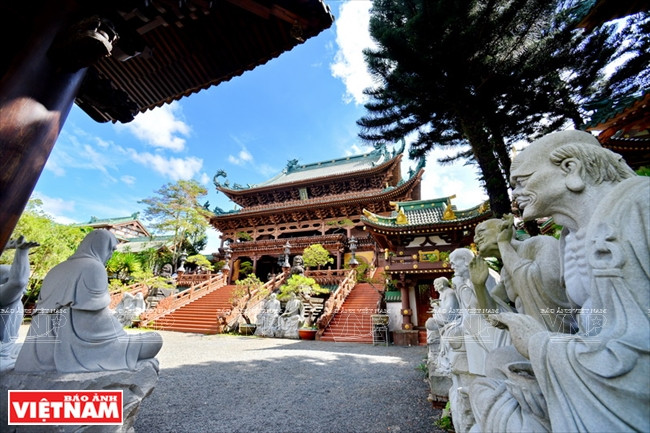 Arhats stone statues are placed inside the main zone (Photo: VNA)