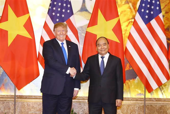 Prime Minister Nguyen Xuan Phuc meets US President Donald Trump in Hanoi, February 27, 2019 (Photo: VNA)