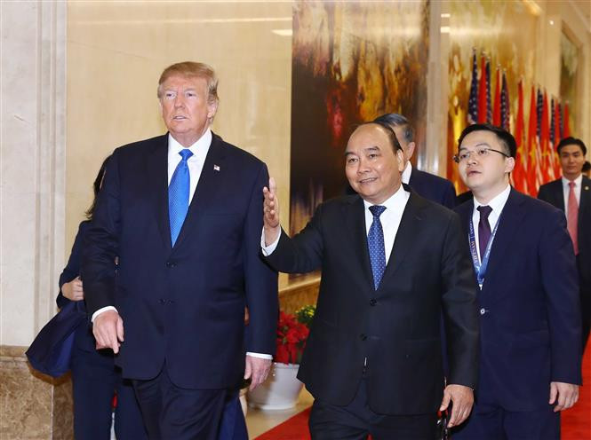 Prime Minister Nguyen Xuan Phuc meets US President Donald Trump in Hanoi, February 27, 2019 (Photo: VNA)