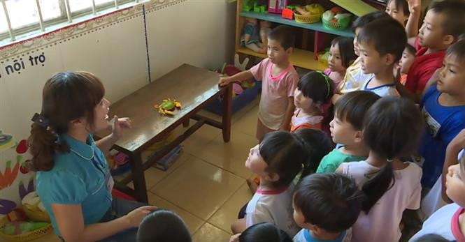 Teachers bring knowledge to kids (Photo: VNA)