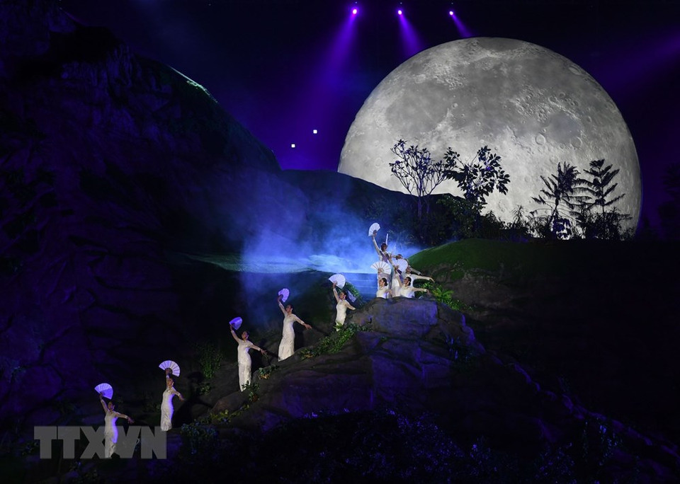 Indonesia's natural landscape was recreated at the opening ceremony. (Photo: Xinhua/VNA)