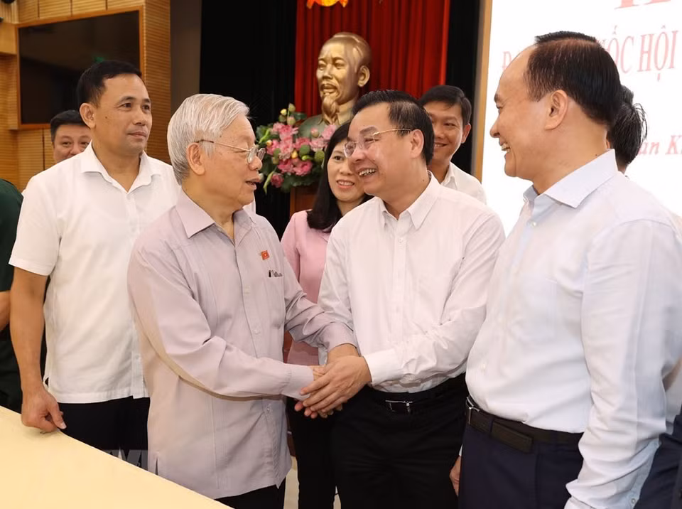 Party General Secretary and President Nguyen Phu Trong meets with voters in Hanoi’s Ba Dinh, Tay Ho and Hoan Kiem districts (Photo: VNA)