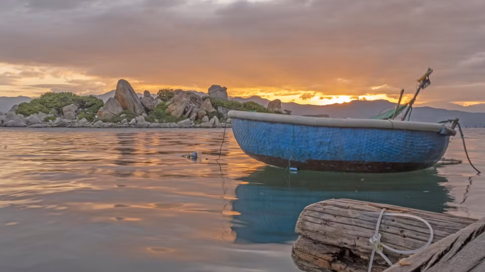 Sunset on Binh Ba Island, adjacent to Ninh Thuan province. (Photo: VNA)