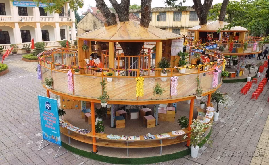 A unique outdoor reading space at the Vinh Tuong Town Elementary School in Vinh Phuc province. (Photo: VNA)