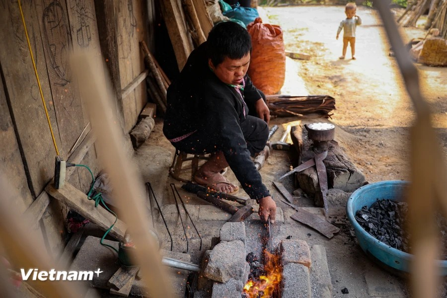 Hmong ethnic people maintain many traditional crafts that are integral to their cultural identity, with blacksmithing being the oldest and most integral to their daily lives and production activities. (Photo: Hoai Nam/Vietnam+)