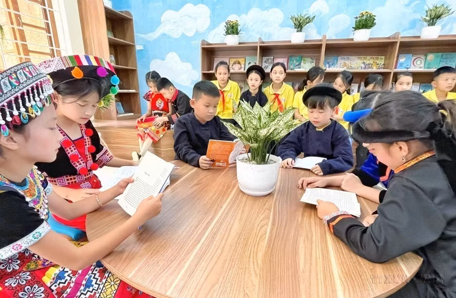 A space for reading, interacting, and Youth Union activities at Doan Ket Semi-boarding Primary and Secondary School in Trang Dinh district, Lang Son province. (Photo: VNA)