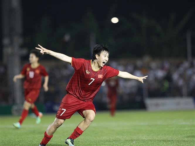 Nguyen Thi Tuyet Dung doubles the score in the 84th minute. (Photo: VNA)