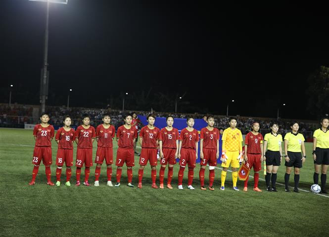 Vietnamese women's football team before the match (Photo: VNA)