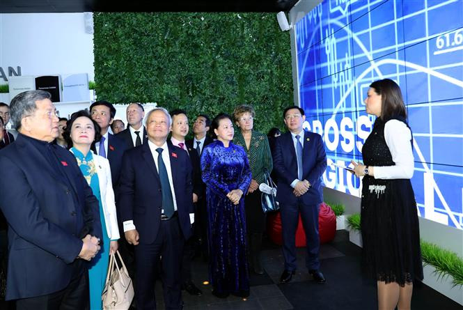 National Assembly Chairwoman Nguyen Thi Kim Ngan visits Investment Promotion Agency of the Tatarstan Democratic (Russia Federation) in Kazan city (Photo: VNA)