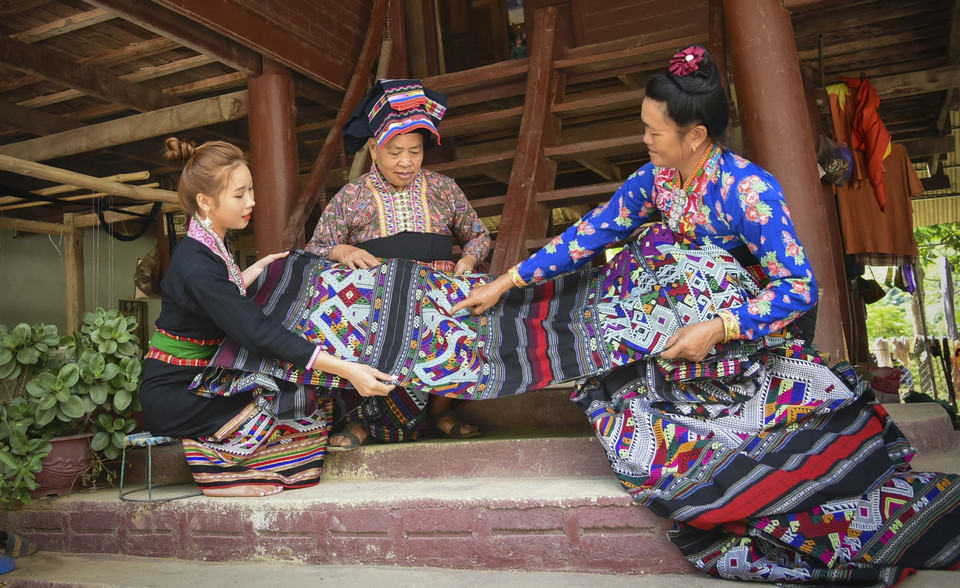 Brocade of the Lao ethnic minority people in Dien Bien province features exotic patterns. (Photo: VNA)