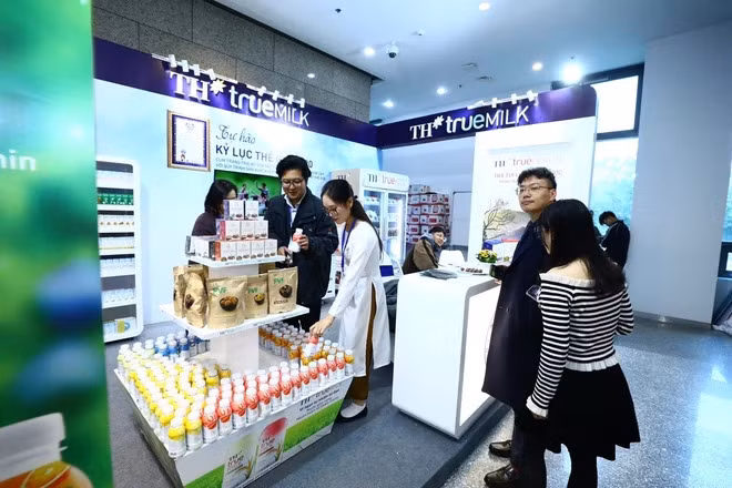 The products, all clean and good for people’s health, have established a firm foothold in the market. (Photo: VietnamPlus)