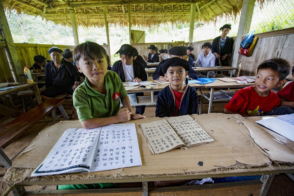 Dao Tien ethnic minority children in Sung village are the most hardworking students in the Nom-Dao language classes. (Photo: VNA)