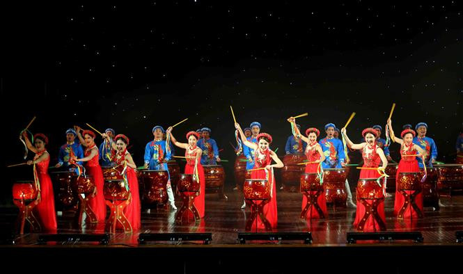 A Vietnamese theatrical performance at the event (Photo: VNA) 