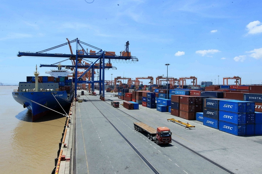 Dinh Vu is the first seaport in Hai Phong capble of receiving 20,000 ton ships (Photo:VNA)