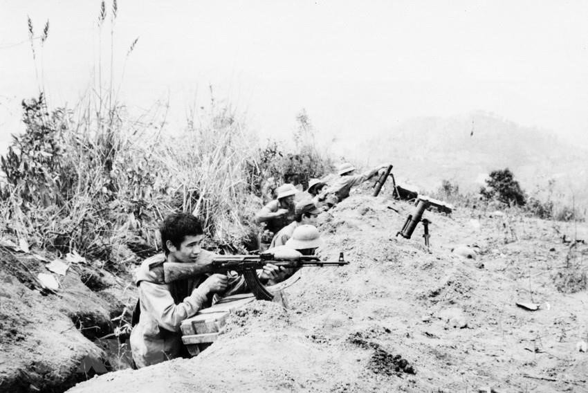 Lang Son province’s soldiers reclaim Chau Canh and Cay Xanh hills in Tam Lung commune, Van Lang district, having been occupied by the enemy since February 17, 1979 (Photo: VNA)