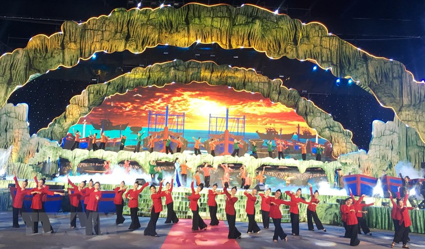 The biennial cave festival is kicked off in the central province of Quang Binh on July 20 under the theme “Quang Binh – Endless Mystery” (Photo: VNA)