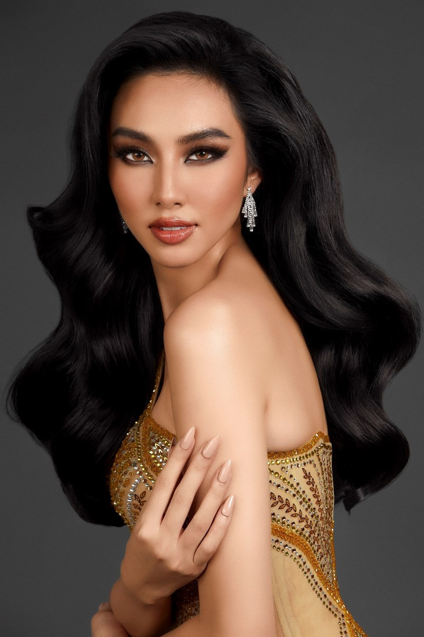 Sharing about this year's representative, "Miss tycoon" Pham Kim Dung said: 'We believe in Thuy Tien’s qualities and efforts’. The Compassionate Beauty of Miss Vietnam 2018, Nguyen Thuc Thuy Tien, will vie for Miss Grand International 2021 crown in Thailand. The news was released on August 12, the day Thuy Tien turned 23. She won the title of Beauty of Mercy at the Miss Vietnam 2018 pageant and represented Vietnam at Miss International 2018 but did not win any title.Thuy Tien has a sharp face, sexy body with measurements of 83-62-92 cm, which are very suitable with the criteria of the Miss Grand International. (Photo: Vietnamplus)