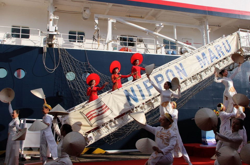 A Vietnamese traditional art performance to welcome the delegates (Photo: VNA)