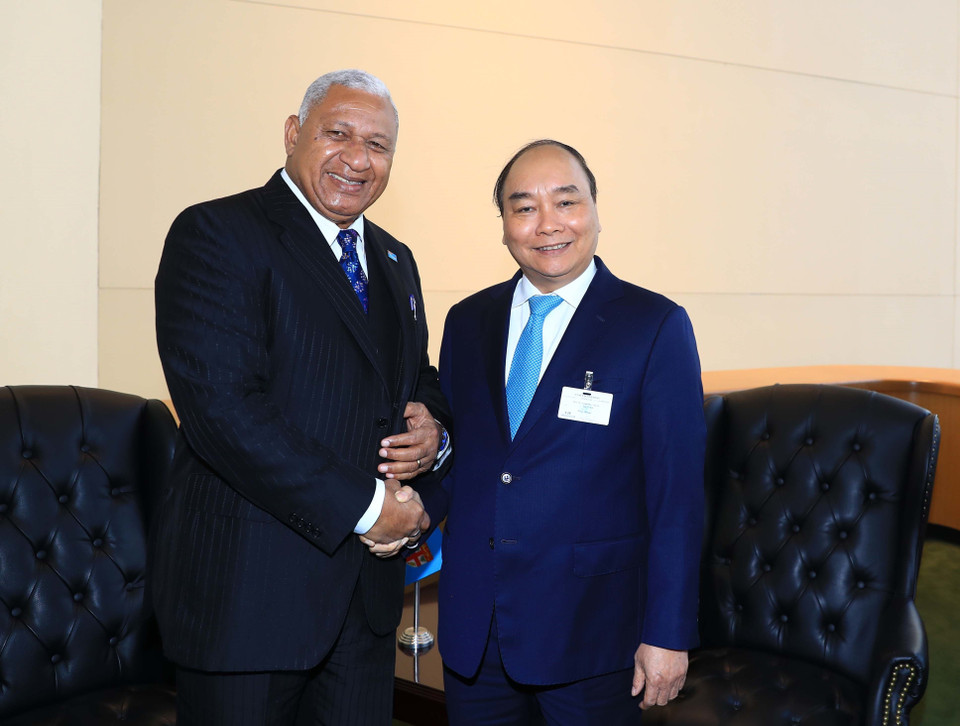 PM Nguyen Xuan Phuc and his Fijian counterpart Josaia Voreqe Bainimarama (Photo: VNA)