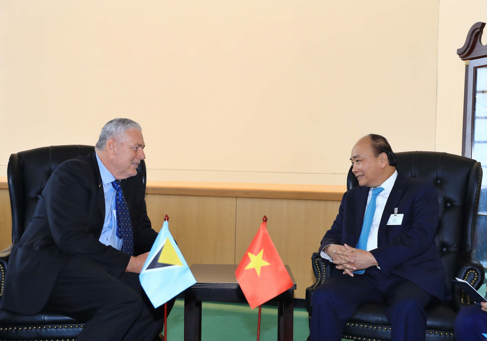 The meeting between PM Nguyen Xuan Phuc and Saint Lucia's counterpart Allen Chastanet in New York on September 27 (Photo: VNA)