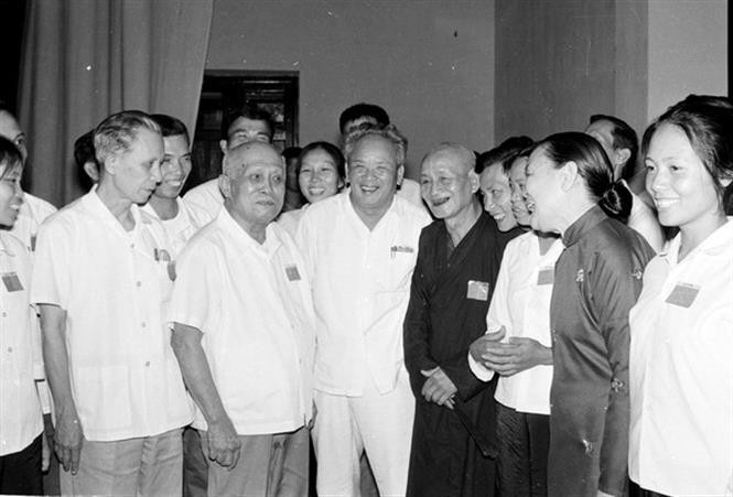 He (third, left) was one of the first leaders of the Vietnamese workers’ movement in the early 20th century. (Photo: VNA) 