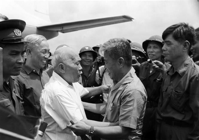Ton Duc Thang (third, left) was born on August 20, 1888 into a peasant family in My Hoa Hung commune, Long Xuyen City, the capital of the Mekong Delta province of An Giang.(Photo: VNA)