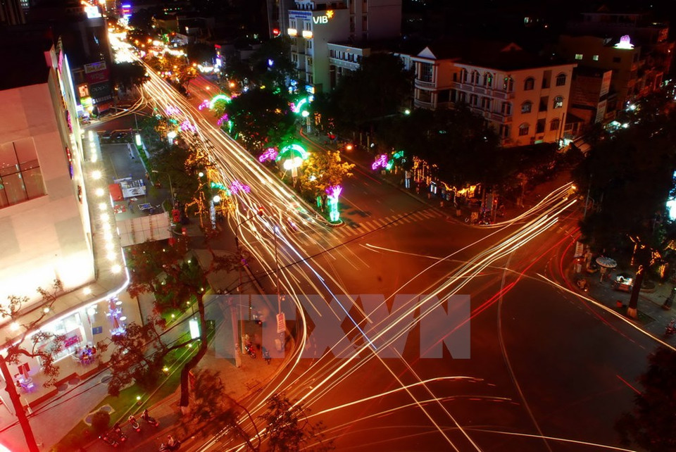 The city by night (Source: VNA)