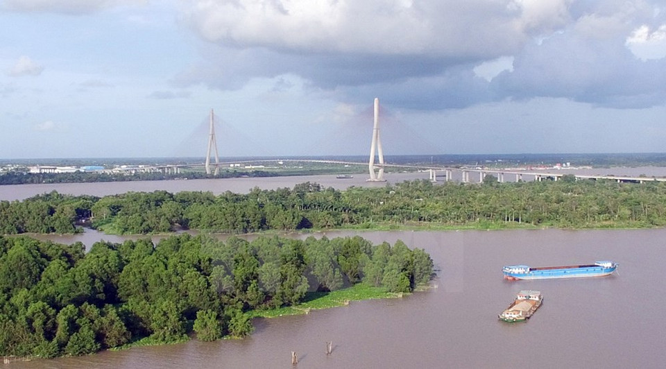 The Can Tho bridge - the longest bridge in the Southeast Asian region connects the city with Vinh Long province. (Source: VNA)