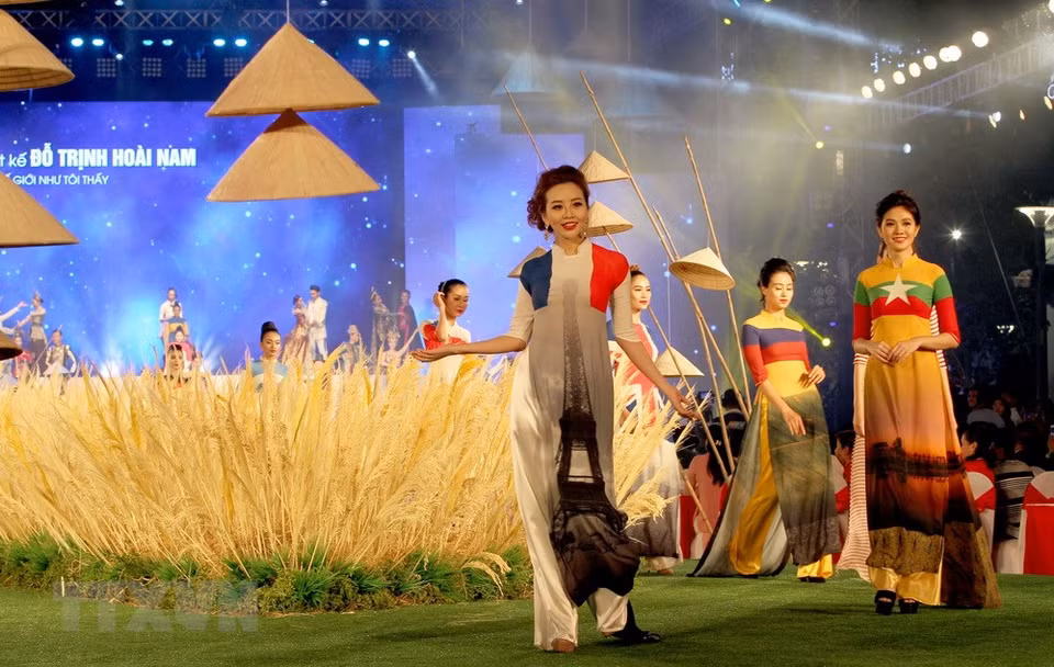 “Ho Chi Minh City Charming Ao Dai” is the theme of the festival (Source: VNA) 
