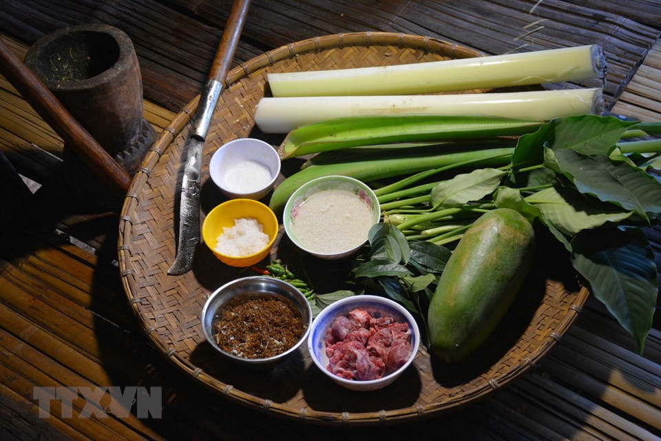 Yao leaf powder soup’s flavour is rich due to various ingredients added (Photo: VNA)