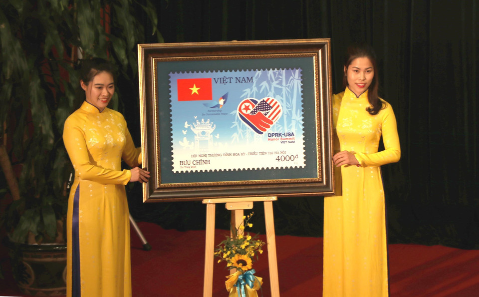 The stamp set is designed by painters Nguyen Du and To Minh Trang of the Vietnam Post (Photo: VNA)