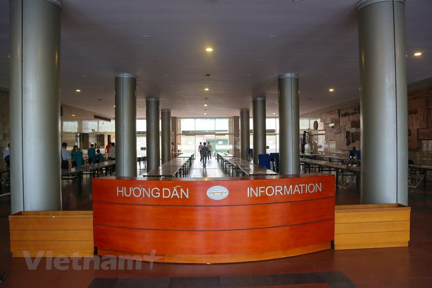 Information desk is located at the main hall lobby (Hall A) (Photo: VNA)