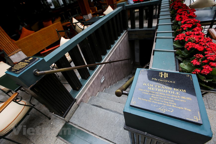 While laying the foundation for a bar at Sofitel Legend Metropole Hanoi in 2011, construction workers uncover an air raid shelter constructed during the past war with the US (Photo: VNA)