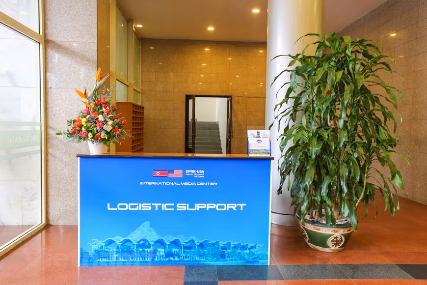 Hall A is 1,000 sqm wide with an information desk for welcoming and instructing journalists (Photo: VNA)