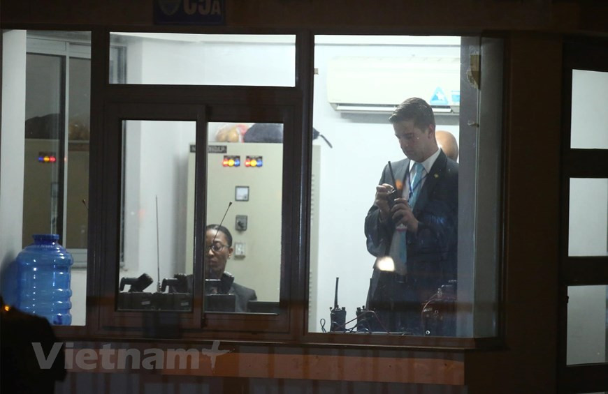 US special agents are present at the Noi Bai International Airport to wait for President Donald Trump (Photo: VNA)