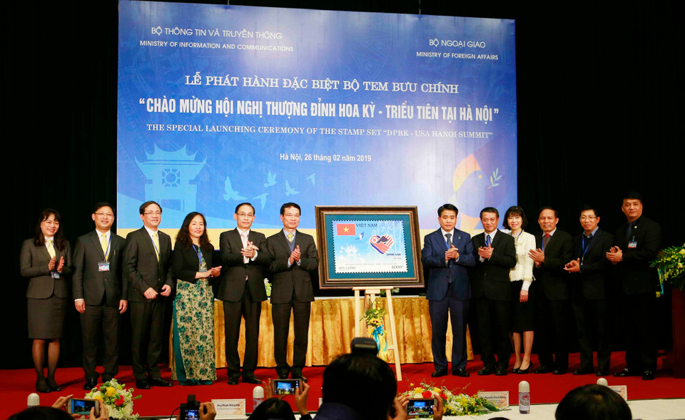 The stamp set is launched by the Ministry of Information and Communications and the Ministry of Foreign Affairs of Vietnam (Photo: VNA)