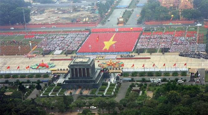 76 years have passed but the spirit of the August Revolution has always shone in the struggle for complete independence and unification, successfully building a peaceful, united, independent, democratic, and prosperous Vietnam under the leadership of the Communist Party of Vietnam. (Photo: VNA)