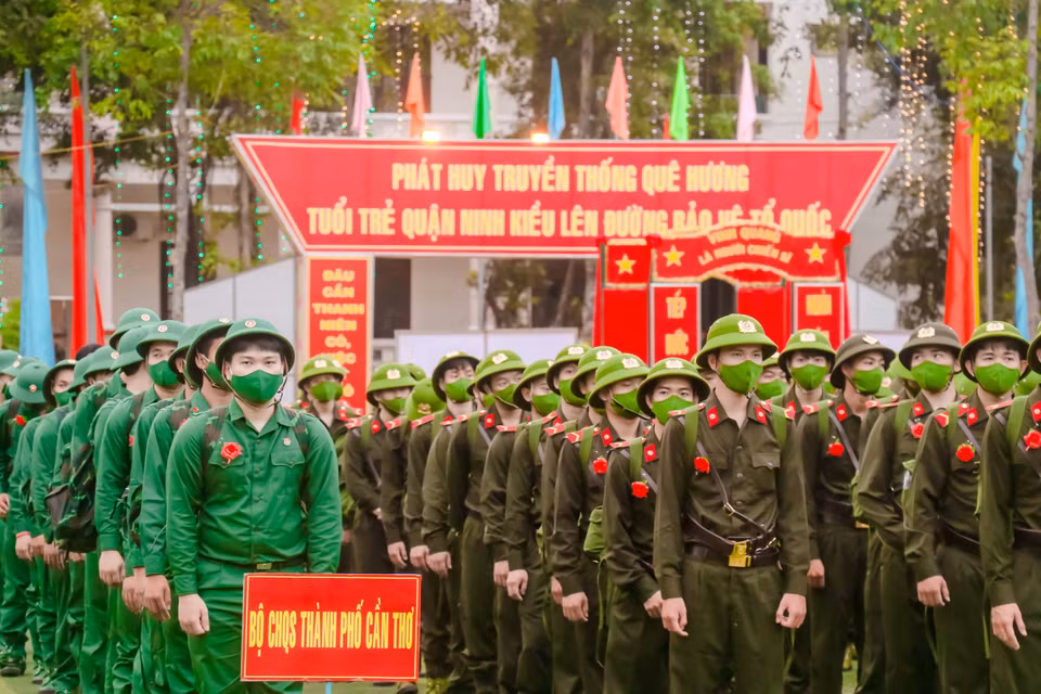 A ceremony was held in Can Tho province to see young people off for military service.(Photo:VNA)