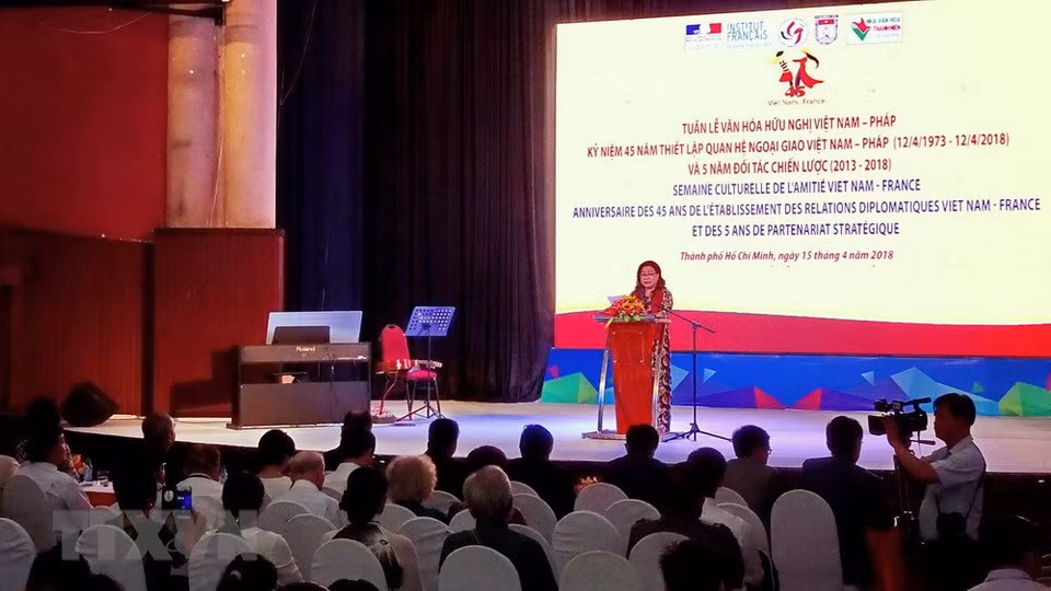 Overview of the opening ceremony of the Vietnam-France Friendship Week (Photo: VNA)