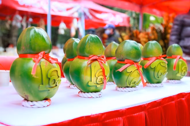 Unique-shaped fruits are sold at the event. (Source: VNA)
