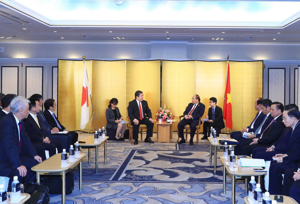 The meeting between PM Nguyen Xuan Phuc and President and CEO of Mitsui &amp; Co. Ltd Tatsuo Yasunaga in Tokyo on October 8 (Photo: VNA)